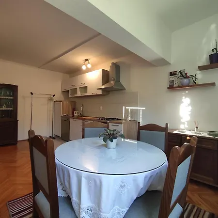 Nela Apartamento Makarska